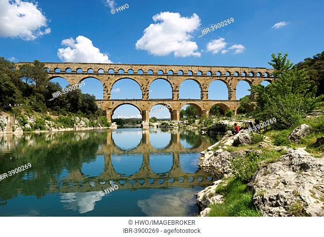 Pont du Gard, Roman aqueduct, UNESCO World Heritage Site, over the Gardon River, Vers-Pont-du-Gard, Département Gard, Languedoc-Roussillon, France
