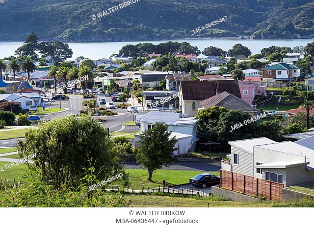 New Zealand, North Island, Raglan, elevated town view