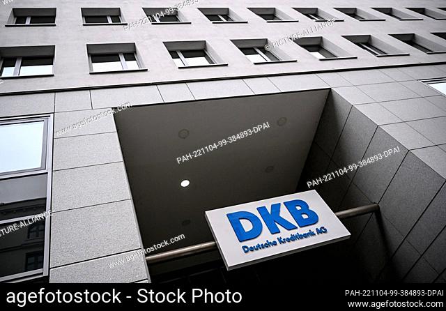 04 November 2022, Berlin: Branch of DKB Bank in Berlin. Incorrect bookings have occurred in current accounts of Deutsche Kreditbank