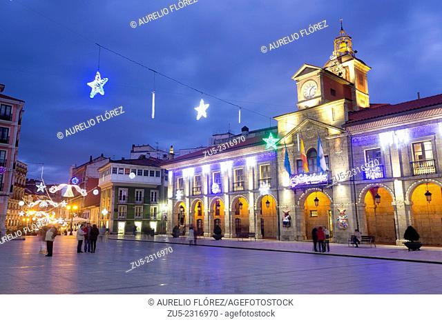 Plaza del Ayuntamiento square, Christmas lights, Avilés, Asturias, Spain