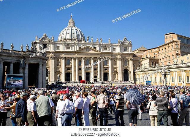 Vatican City Pilgrims in St Peter's Square for the wednesday Papal Audience in front of the Basilica