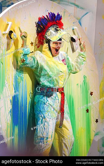 02 April 2022, Berlin: Barbara Schöneberger hosts the ARD show ""Verstehen Sie Spaß?"" for the first time and is pelted with paintballs