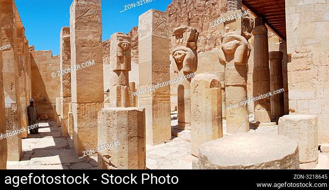 schoener grosser tempel in luxor in aegypten