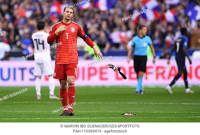 Manuel Neuer from Germany is disappointed after the 1: 2. GES / Football / Nations League: France - Germany, Paris, 16.10