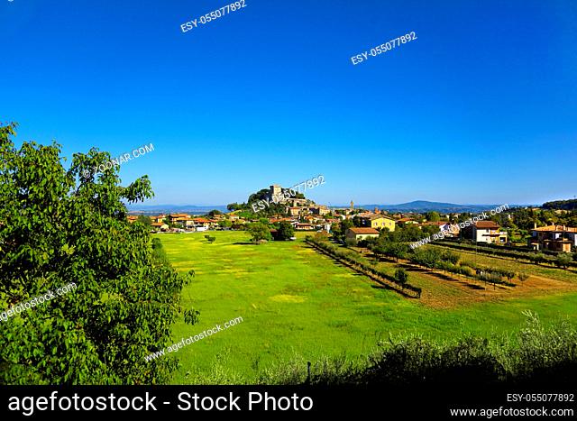 Schönes Toskana-Panorama, in der Nähe von Montepulciano, Italien