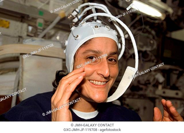 Astronaut Sunita L. Williams, Expedition 14 flight engineer, participates in Anomalous Long Term Effects in Astronauts' Central Nervous System (ALTEA)...