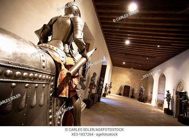 Caballero, Sala de la Galera, Alcázar de Segovia