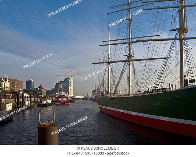 The Hamburg Harbour, Museum ship Rickmer Rickmers in foreground, the Elbphilharmonie in background, Hamburg, Germany, Date of photography: 14.01