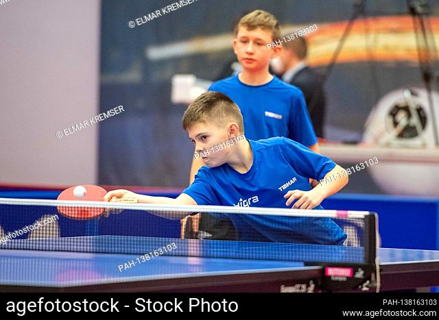 Julian RZIHAUSCHEK (hi., AUT) and Petr HODIN (CZE) are at the age of twelve the youngest players who have ever been nominated for the Champiuonsleague, warm-up