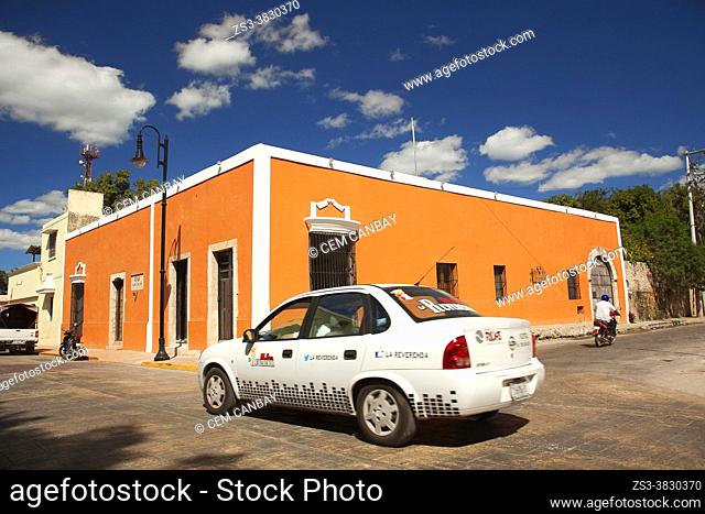 View to the colonial buildings at the historic center, Valladolid, Yucatan Province, Mexico, Central America