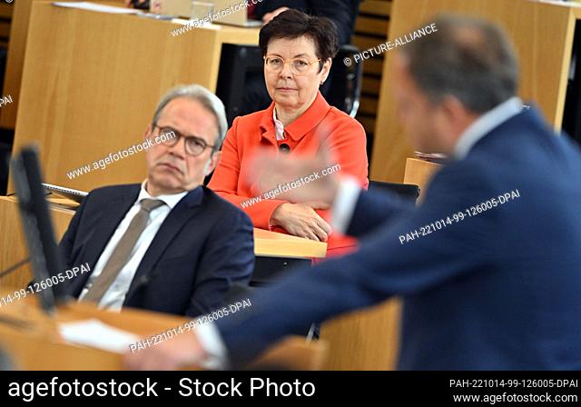 14 October 2022, Thuringia, Erfurt: Mario Voigt, head of the CDU parliamentary group, speaks in the plenary hall of the Thuringian state parliament