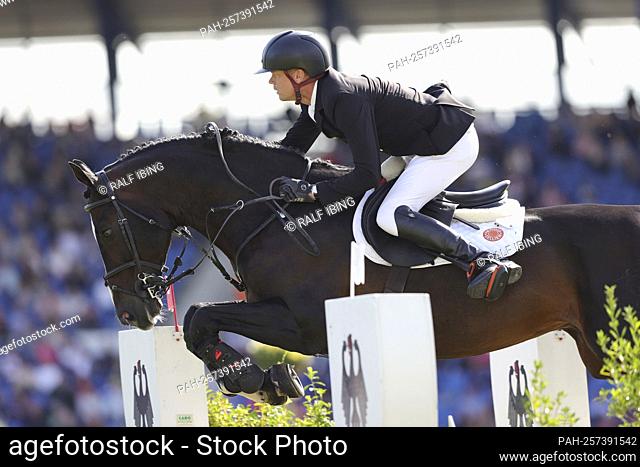 firo: 19.09.2021, equestrian sport, Aachener Soers horse show, CHIO 2021, show jumping, ROLEX GRAND PRIX, Jerome GUERY, Belgium, on QUEL HOMME de HUS
