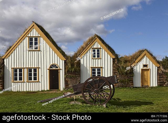 Grass sod houses, peat houses with carts, peat farmstead, open-air museum, museum farm, Glaumbær, Skagafjörður, Norðurland vestra, Iceland, Europe