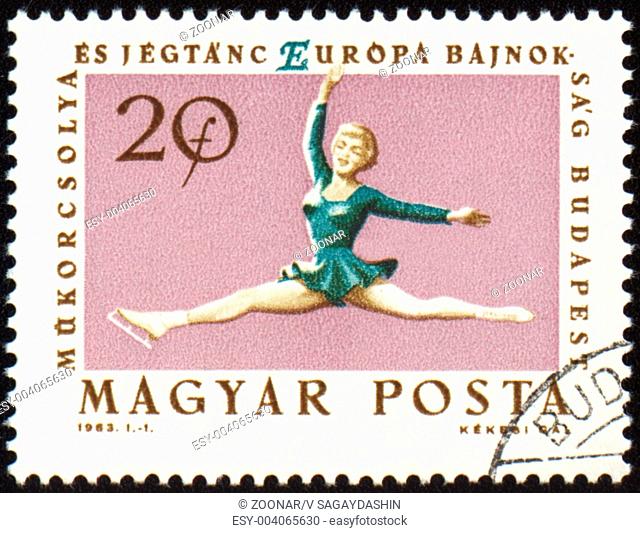 HUNGARY - CIRCA 1963: A post stamp printed in Hungary shows figure skating