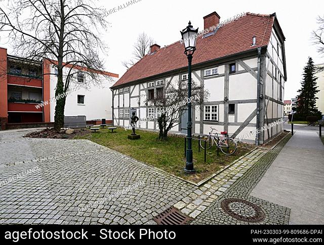 02 March 2023, Brandenburg, Bernau bei Berlin: The Kantorhaus (garden side) in Tuchmacherstraße is the oldest preserved half-timbered house in the city and is a...