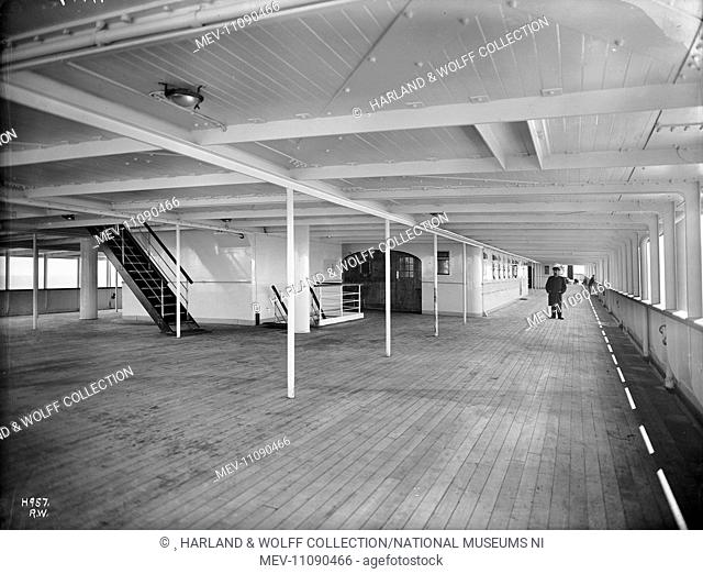 First class promenade deck, port and starboard sides. Ship No: 357. Name: Amerika. Type: Passenger Ship. Tonnage: 22724. Launch: 20 April 1905