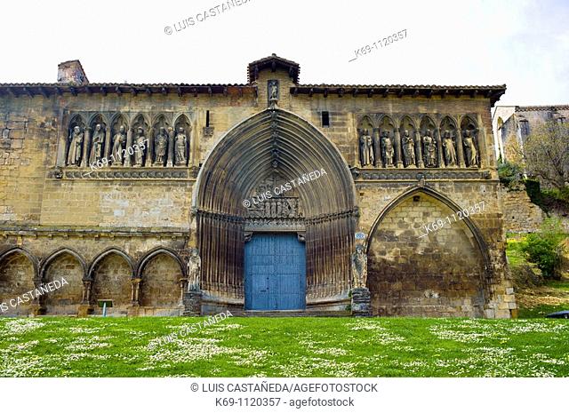 Iglesia del Santo Sepulcro, Estella, Navarre, Spain. Church with one nave and semicircular apse The church construction reflects the transition from Romanesque...