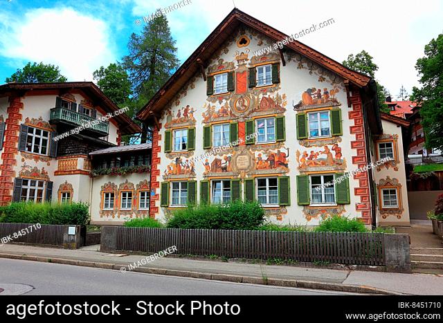 Lüftlmalerei, here the children's home, so-called Hänsel-und-Gretel-Heim, group of houses of two-storey gable-roofed buildings with lower connecting building...