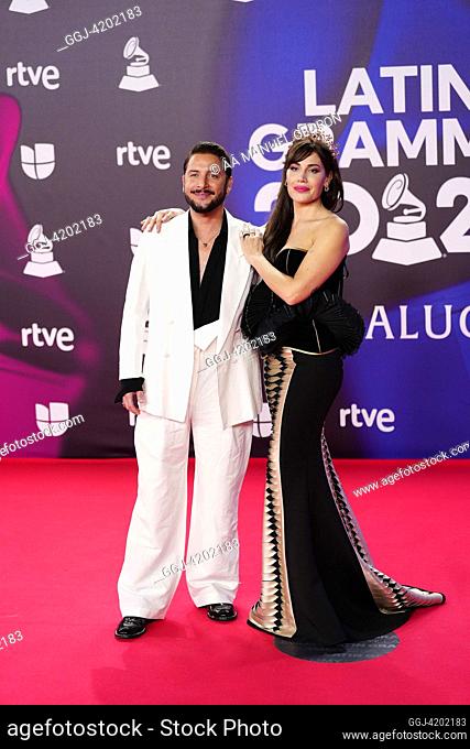 Manuel Carrasco, Almudena Navalon asiste a la alfombra roja durante los 24o Premios Anuales de GRAMMY en FIBES el 16 de noviembre de 2023 en Sevilla, España