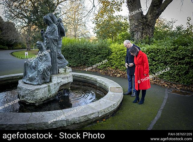 Annalena Baerbock (Alliance 90/The Greens), Federal Foreign Minister, with Irish Foreign Minister Simon Coveney. Here at the Nornenbrunnen (Three Fates...