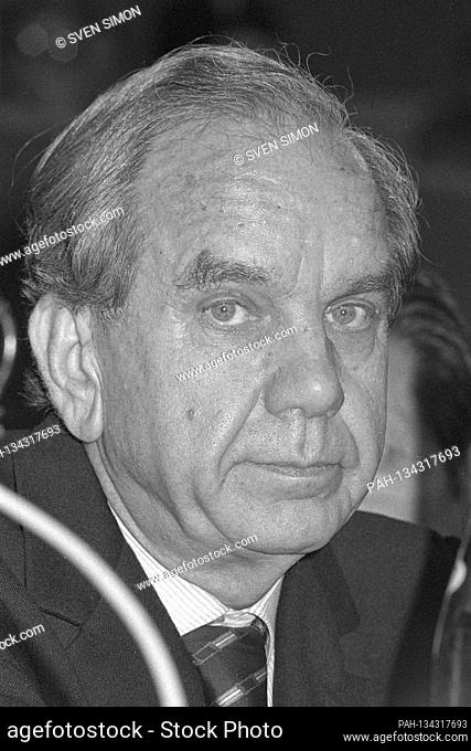 Giovanni SPAGNOLLI, Italy, politician, Giovanni Spagnolli (born October 26, 1907 in Rovereto, Tyrol; 'AU October 5, 1984 ibid) was an Italian politician from...