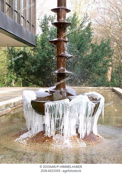 gefrorener Springbrunnen