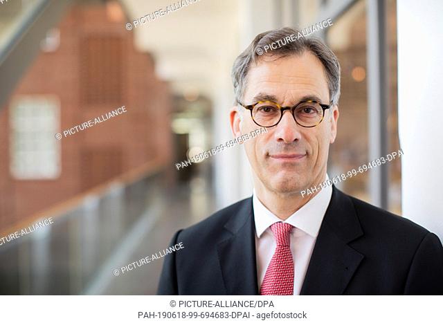18 June 2019, North Rhine-Westphalia, Bielefeld: Heino Schmidt, Chief Representative of Dr. August Oetker KG, is present at the annual press conference at...