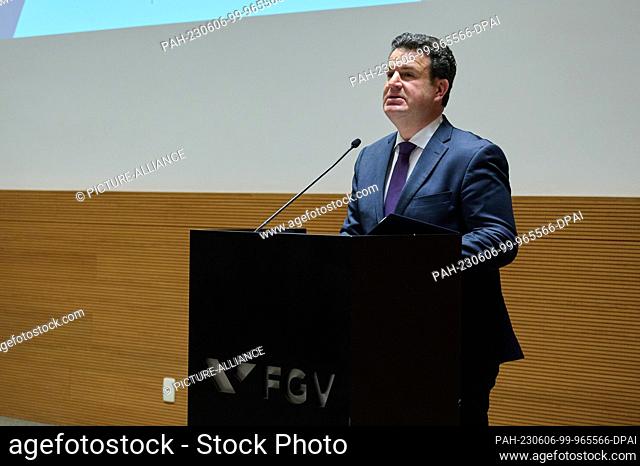 06 June 2023, Brazil, Sao Paulo: Hubertus Heil (SPD), Federal Minister of Labor and Social Affairs, speaks at the FGV (Fundacao Getulio Vargas)