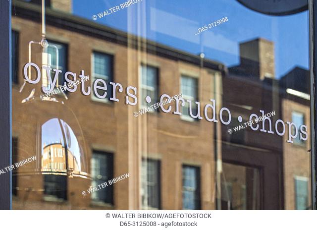 USA, Massachusetts, Newburyport, State Street, hip restaurant window
