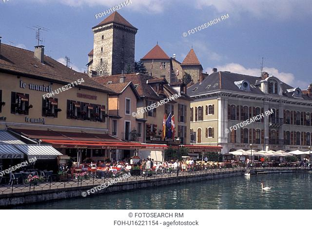 outdoor cafT, France, Annecy, Haute-Savoie, Rhone-Alpes, Europe, Outdoor cafes along the Thiou canal in the old town of Annecy