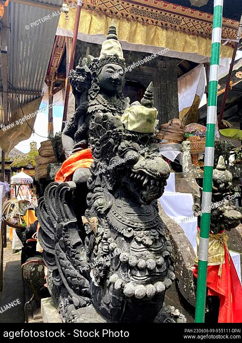 FILED - 12 October 2022, Indonesia, Kintamani: Stone figure in a Balinese temple. The temple statues are sacred to the inhabitants and must be respected