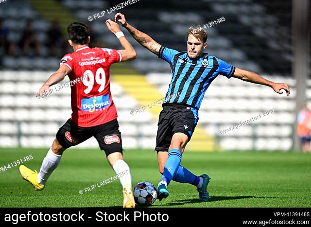 RWD Molenbeek's Ivann Botella and Club NXT's Lennart Mertens fight for the ball during a soccer match between Club NXT (u23) and RWD Molenbeek