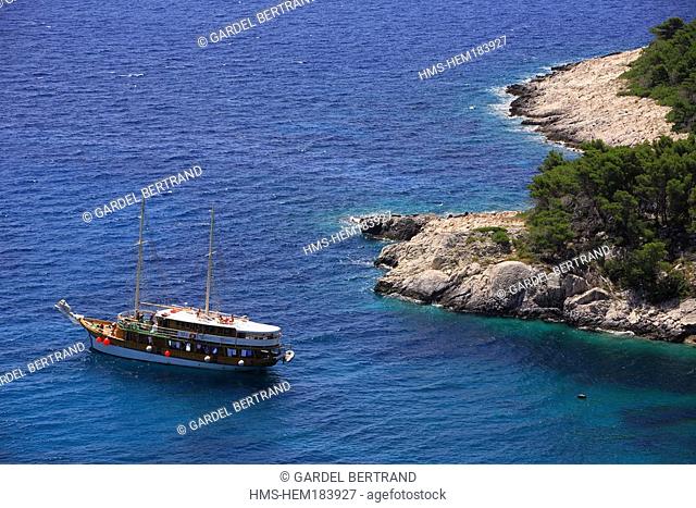 Croatia, Dalmatia, Dalmatian coast, Hvar Island, schooner along Milna coast