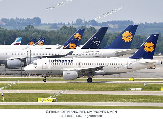 Lufthansa jets with tail fins design before and after. In the foreground D-AIBB Lufthansa Airbus A319-112 Aalen. Airplane, airline, airline, flyer, air traffic