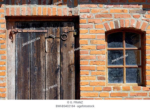 wooden door and stable window, Germany, Schleswig-Holstein, Northern Frisia, Tetenbuell