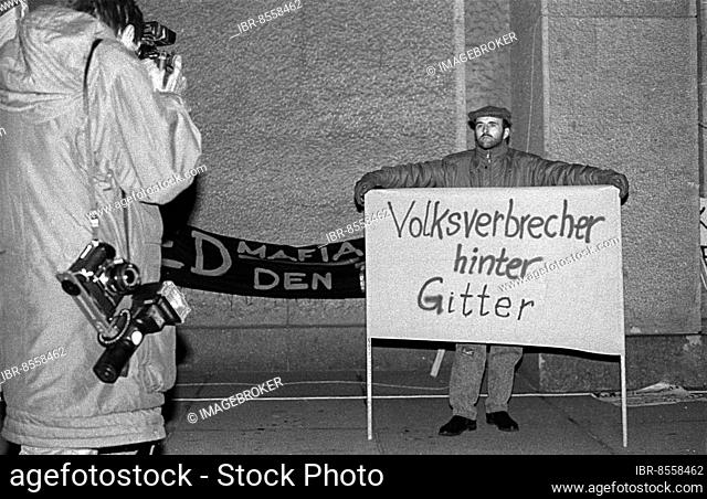 GDR, Berlin, 03. 12. 1989, People's criminals behind bars, protest against the SED regime in front of the ZK of the SED building