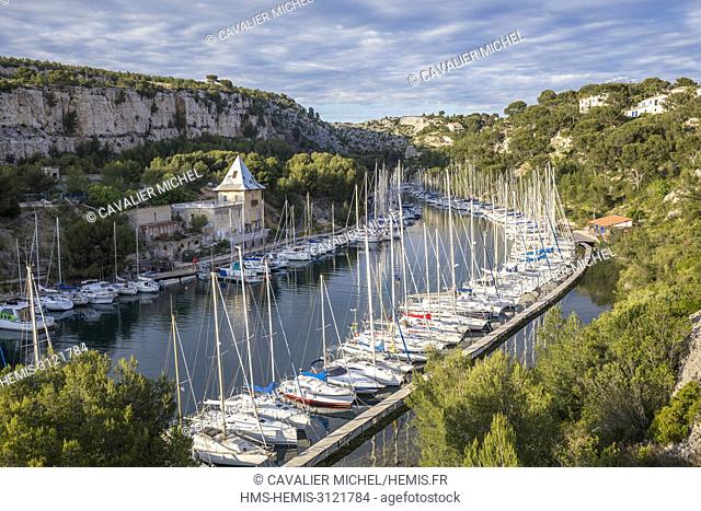 France, Bouches-du-Rhône, National park of Calanques, Cassis, marina of the creek of Port Miou