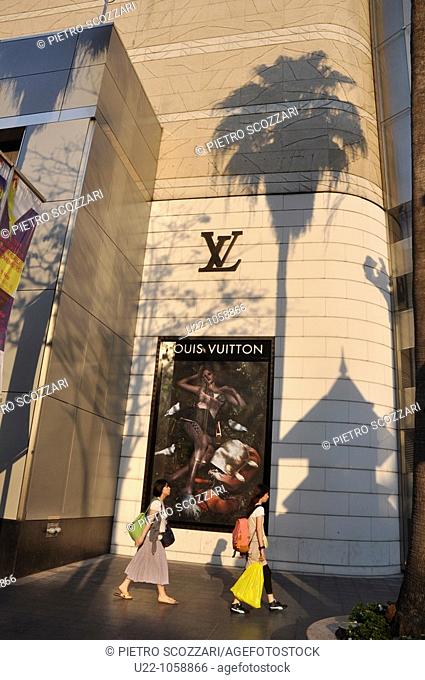 Louis Vuitton, Window display at ION Orchard, Orchard Road …
