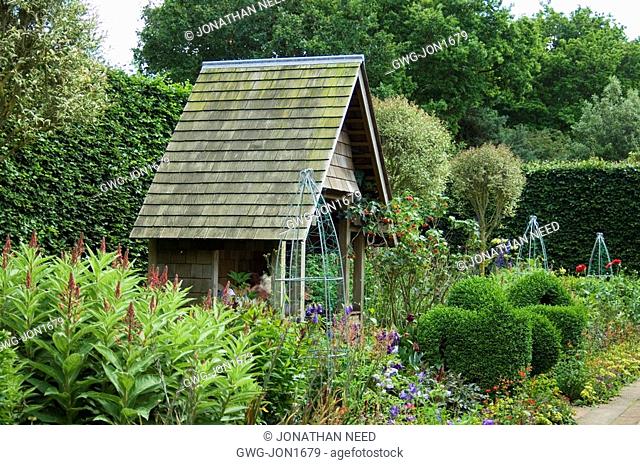 SUMMER HOUSE IN GREEN COURT BORDER EAST RUSTON OLD VICARAGE NORFOLK