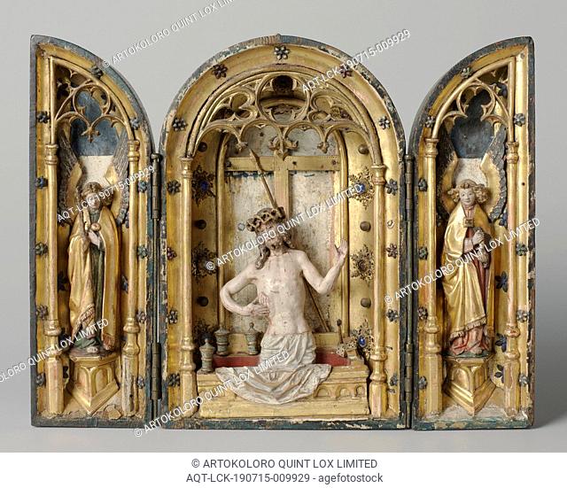 Portable altar Travel altar, triptych, with the Christ standing in the grave between two angels. In closed condition, the altar is rounded from above, opened