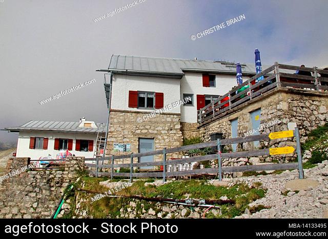 hike to knorrhütte, 2051 m, funny signpost schuhraum, drying room, terrace, beer dispensing, wetterstein mountains garmisch-partenkirchen, upper bavaria