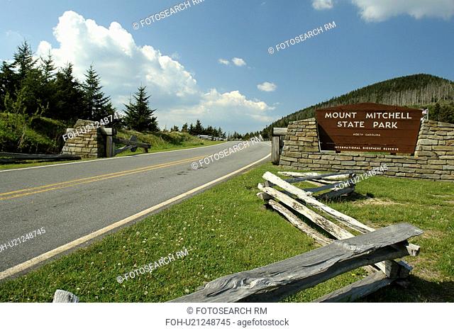 Blue Ridge Parkway, NC, North Carolina, Blue Ridge Mountains, Appalachian Mts Mount Mitchell