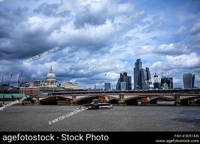 A view of the Thames and the cityscape of London, United Kingdom on 20/07/2023 by Wiktor Dabkowski. - London/ENG/