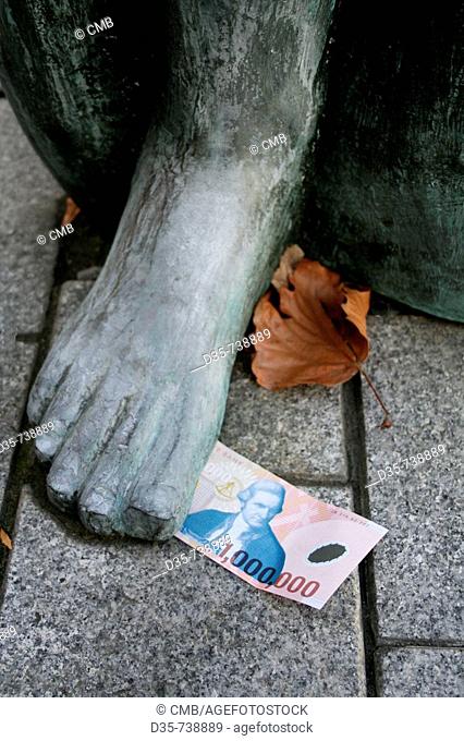 Million dollar note under christ statue, Cathedral Square, Christchurch, Canterbury, East Coast, South Island, New Zealand