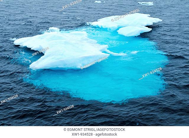 drifting arctic ice, bergy bit, at Davis Strait off Baffin Island, Nunavut, Canada, Arctic