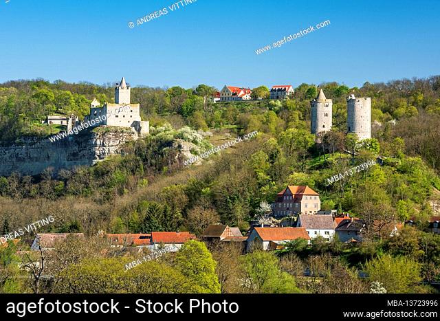 Germany, Saxony-Anhalt, Naumburg, Bad Kösen, view of the Saaleck and Rudelsburg castle ruins, Kreipitzsch manor and Saaleck village
