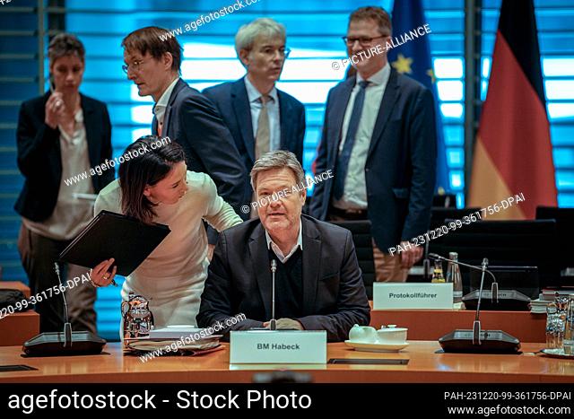 20 December 2023, Berlin: Robert Habeck (Alliance 90/The Greens), Federal Minister for Economic Affairs and Climate Protection and Vice-Chancellor