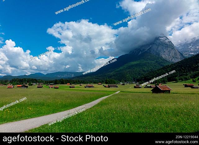 Weg zum Gipfel zwischen Grainau und Garmisch-Partenkirchen