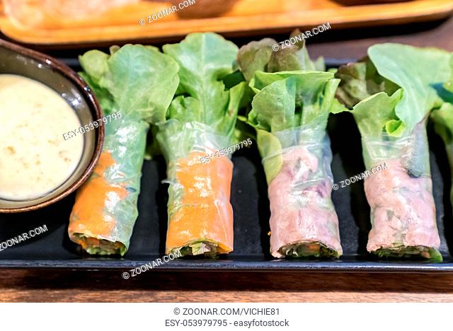 Salad rolls with dipping sauce