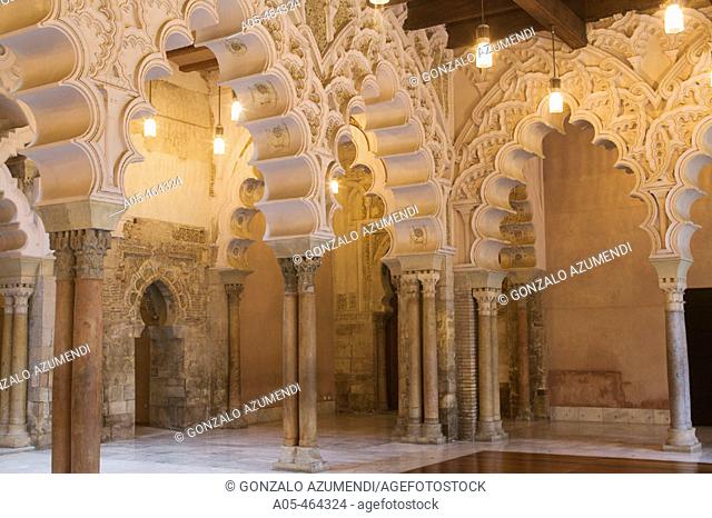 Arches in Pórtico Norte. Islamic Palace. Aljafería Palace. Zaragoza. Aragon. Spain